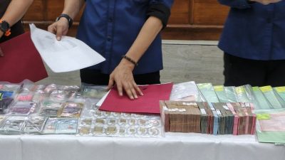 Usut Korupsi Uang Komisi