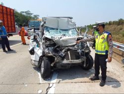Kecelakaan Maut di Tol Srondol Semarang, Penumpang Truk Tewas